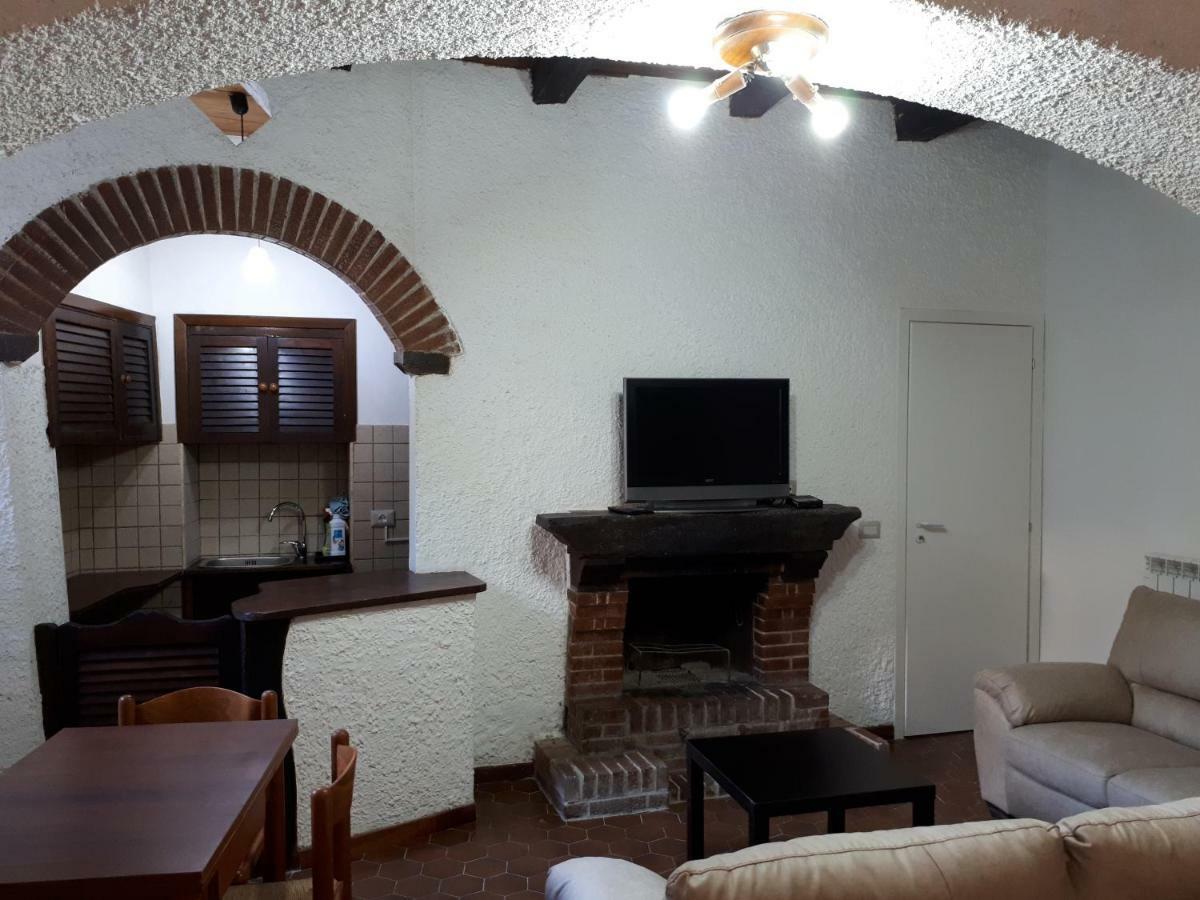 Apartament A Casa Di Lino Sermoneta Zewnętrze zdjęcie